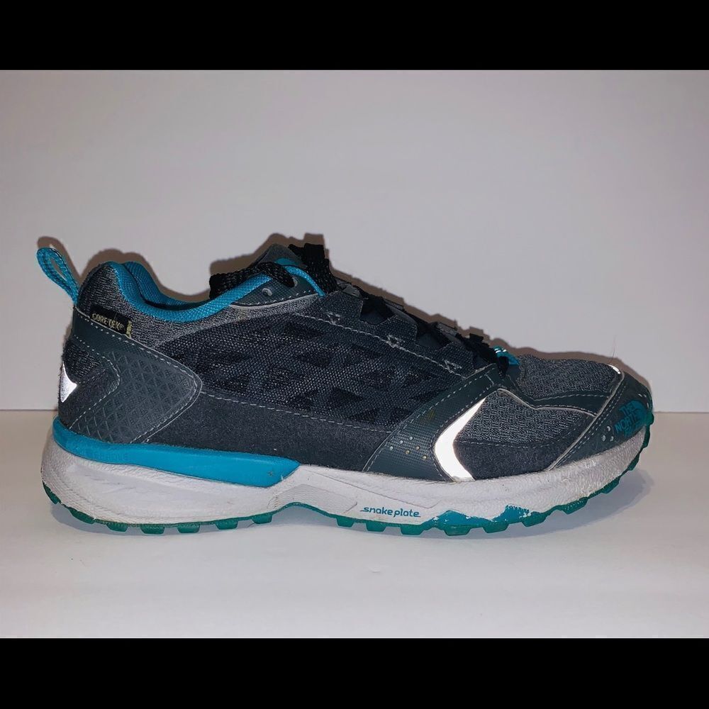 North Face Gore Tex shoes size 8.5‎